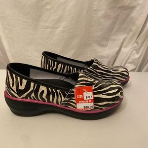Smitten slip resistant clogs zebra print NWT